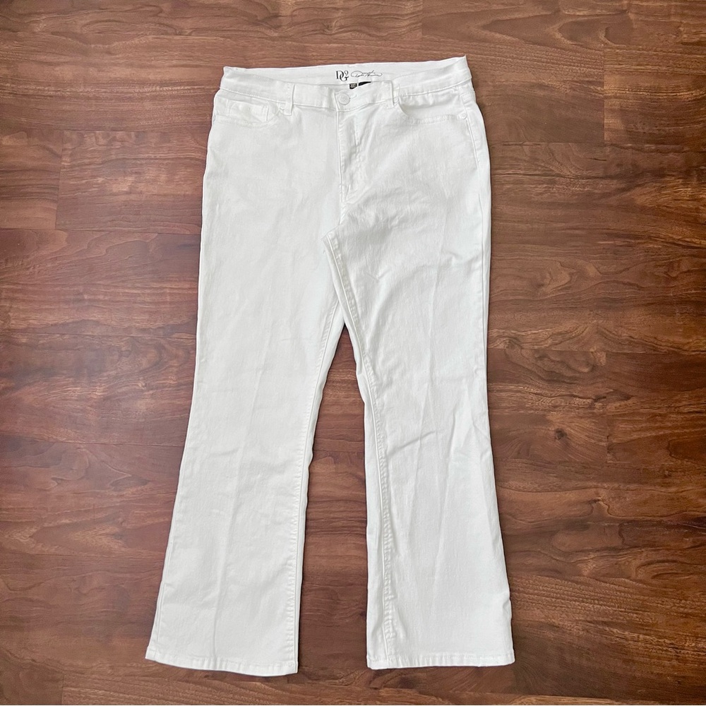 DG2 Diane Gilman White Flare Leg High Rise Virtual Stretch Jeans Women’s SZ 14P